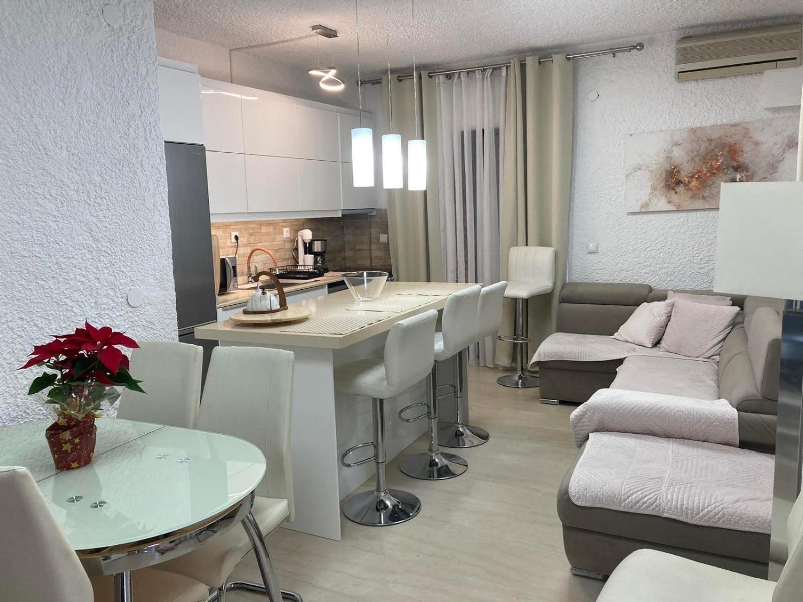 Apartman Perea Peraía Esterno foto